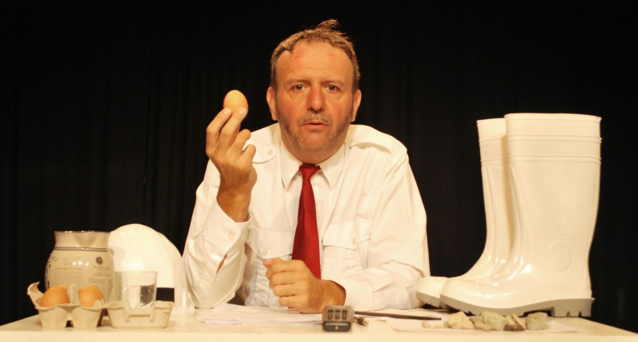 En savoir plus sur Pourquoi les poules préfèrent être élevées en batterie