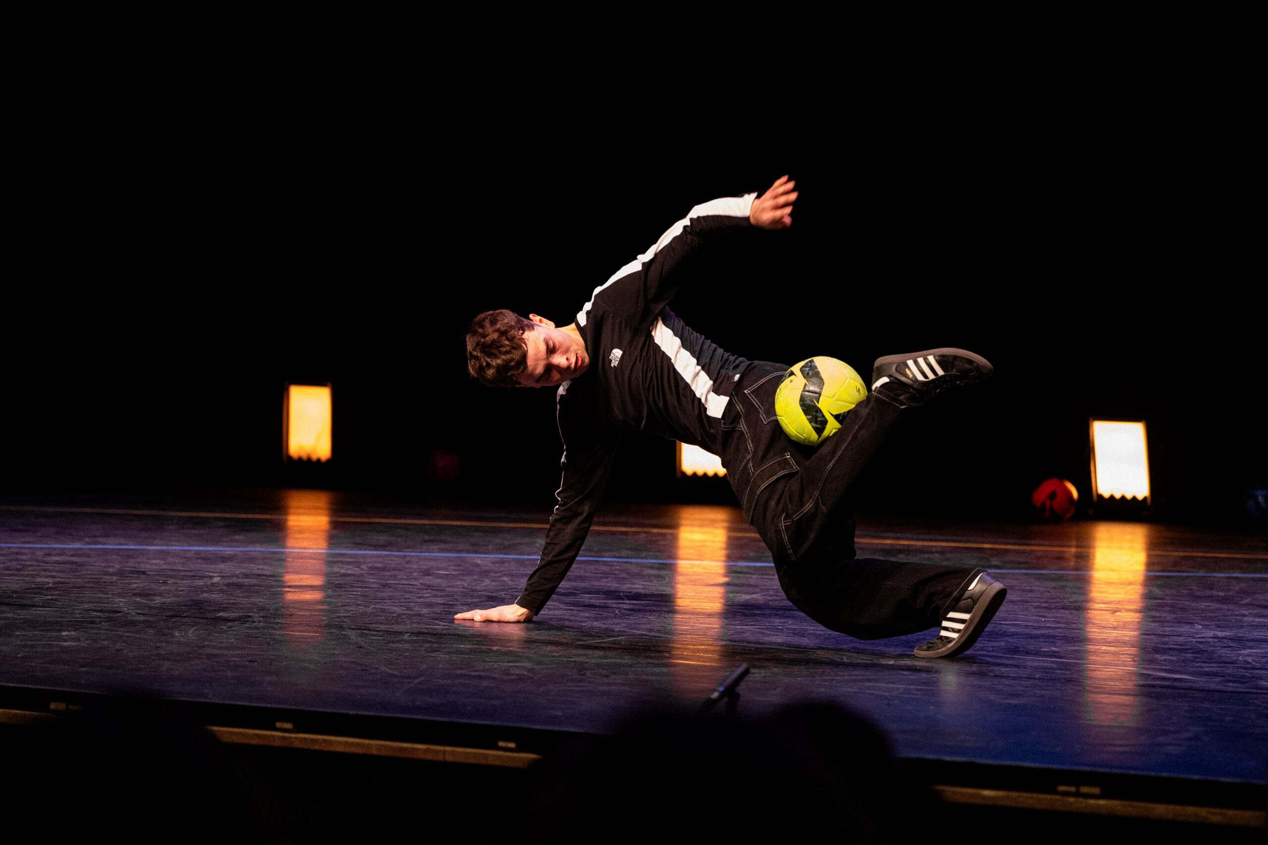 Visuel de présentation de Initiation foot freestyle et hip-hop